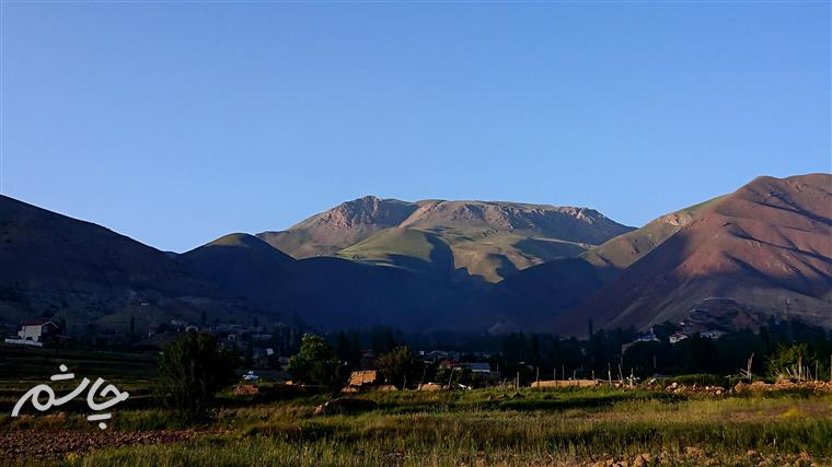 کوه نیزوا